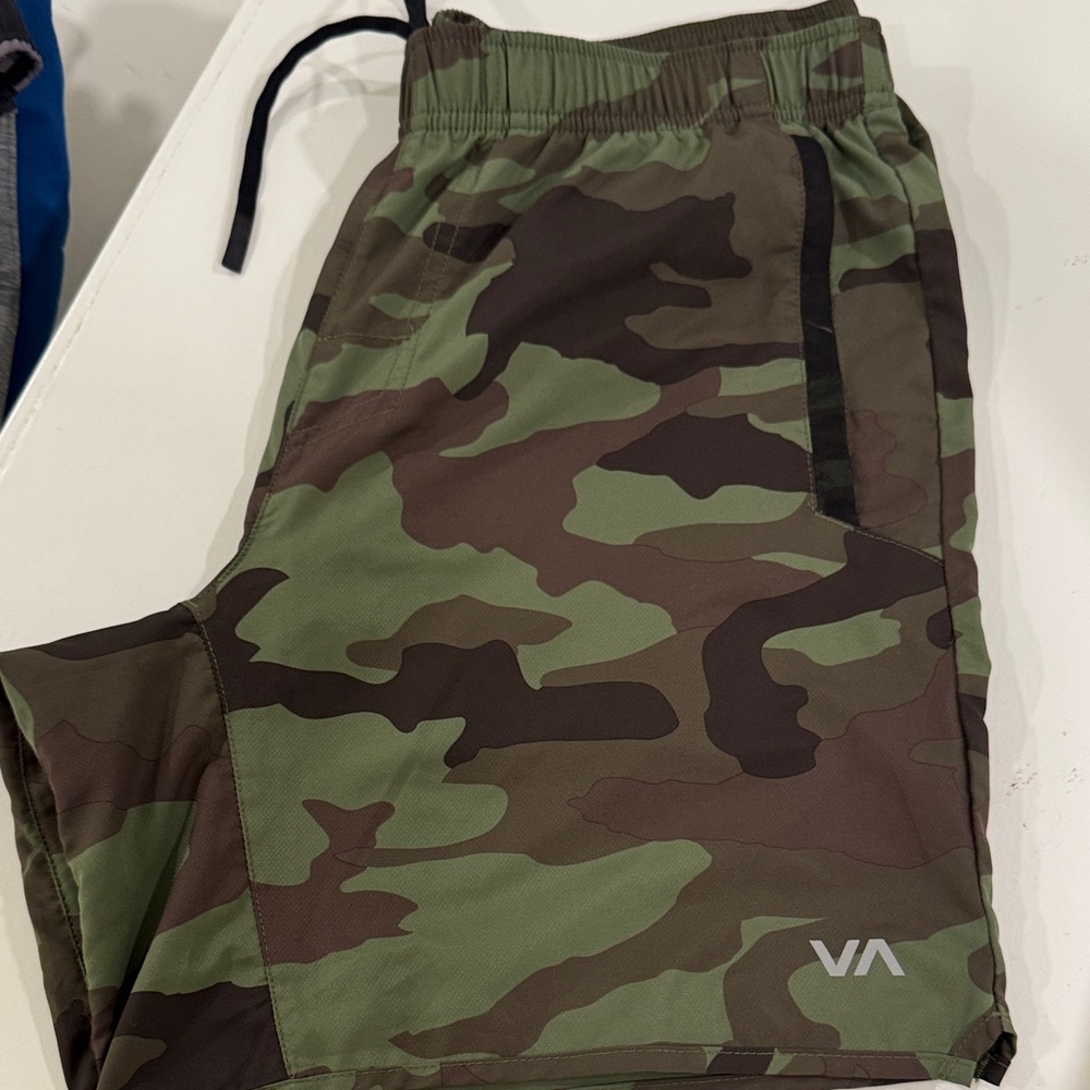 RVCA Men's Green Camo Athletic Shorts